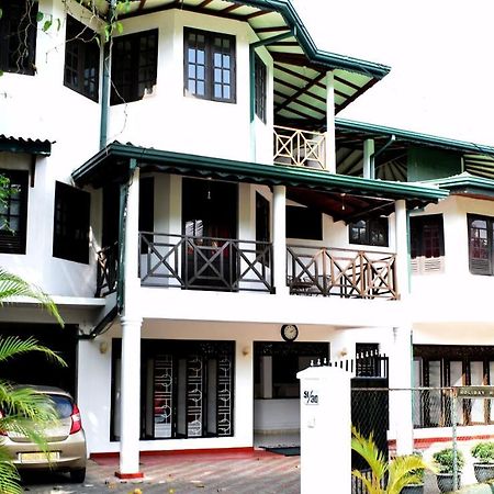 Kandy Holiday Home Bagian luar foto