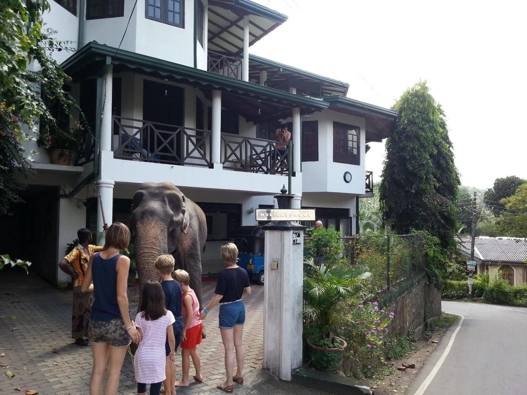 Kandy Holiday Home Bagian luar foto
