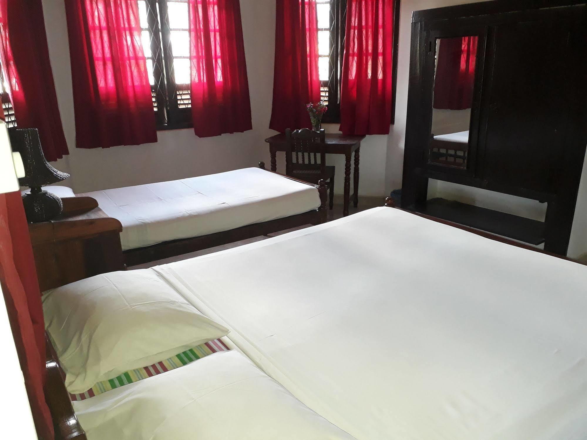 Kandy Holiday Home Bagian luar foto